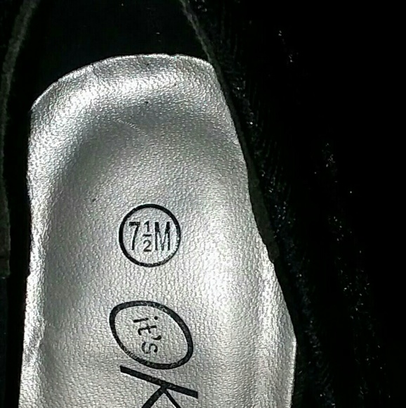 Shoes - Picture 2 of 3